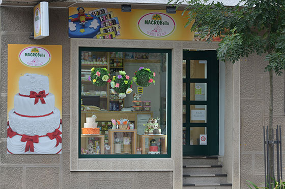 Makrobela