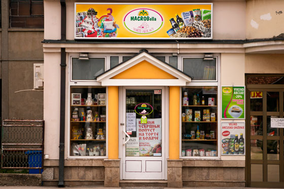 Makrobela