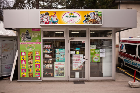 Makrobela